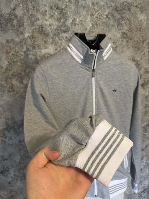 Кофта Armani розмір М нова