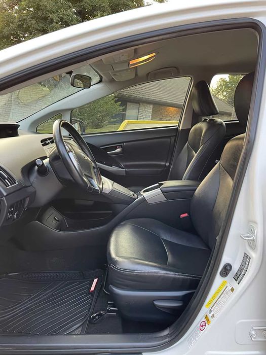 Toyota Prius Persona Series      2015