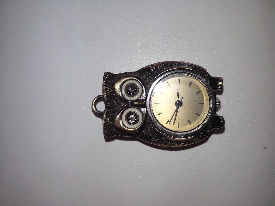 Relógio Mocho pendente da " Claire's"