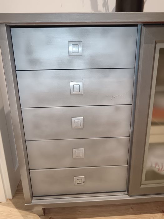 Consola de entrada metalizada