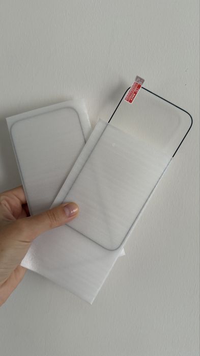 Чохли та захисне скло для iPhone 17 Pro (нові)