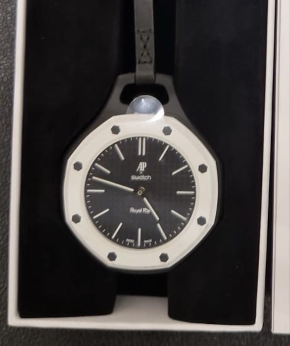 SWATCH x AP - Audemars Piguet Royal Pop w wersji Ocho Negro
