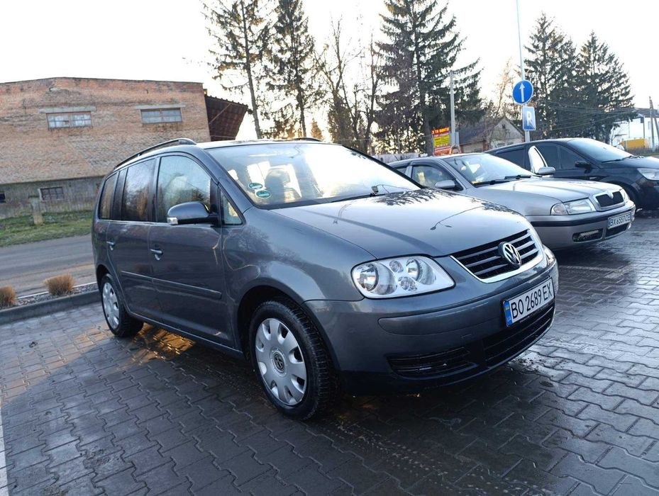 Продам фольксваген Туаран