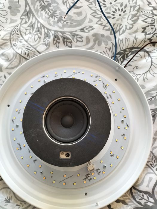 Candeeiro de teto com Bluetooth e coluna