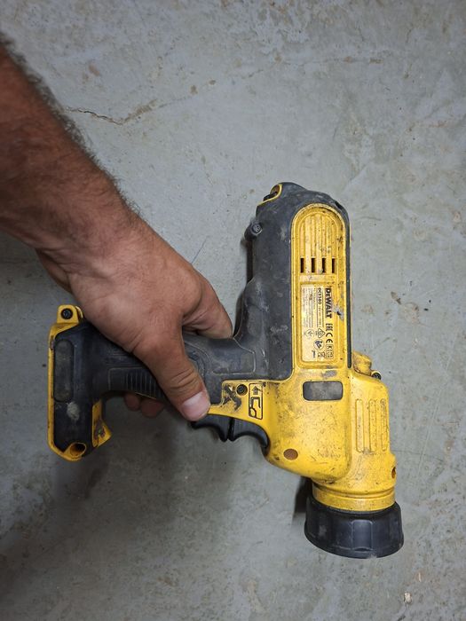 Wyciskacz do silikonu dewalt DCE580 SPRAWNY