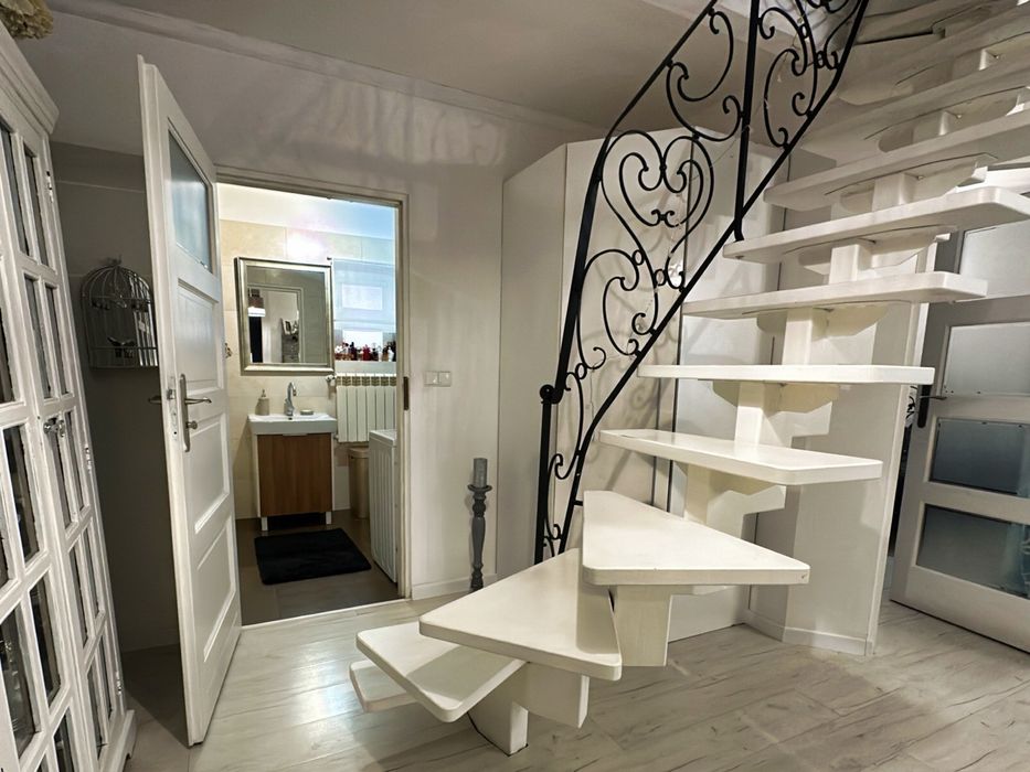 Dom z klimatyczną działką