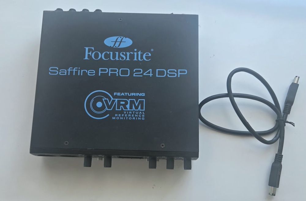 Interface de Áudio Focusrite Saffire PRO 24 DSP em Excelente Estado de Conservação.