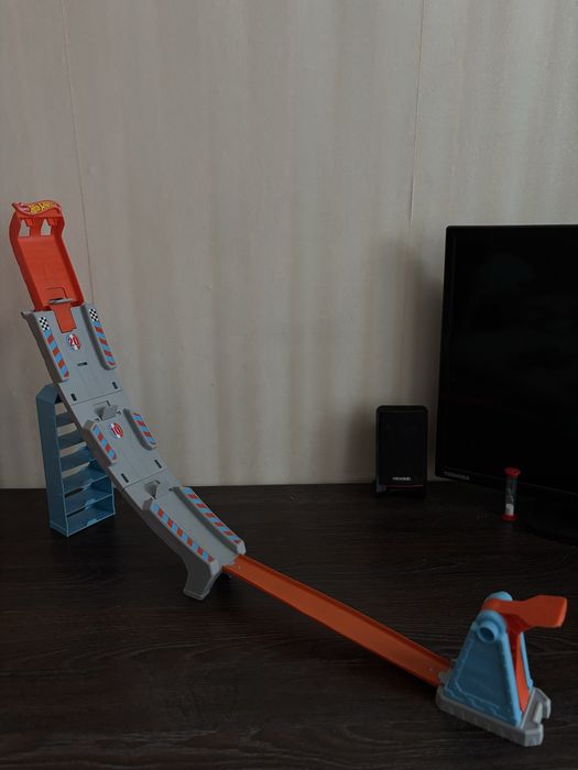 Оригінальні треки Hotwheels