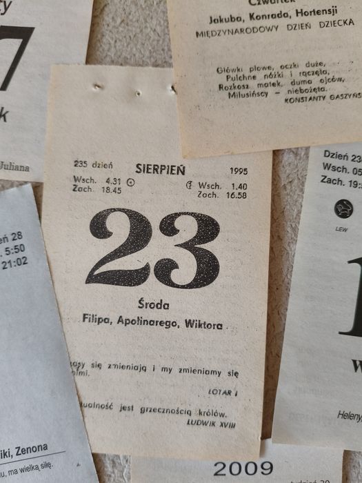 Oryginalna kartka z kalendarza rok od 1977 do 2025