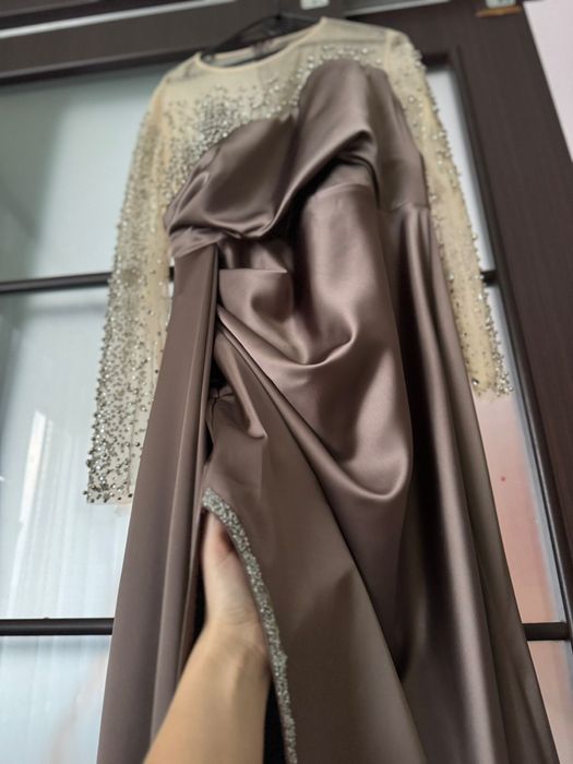 Вечірня елегантна та стильна сукня  !