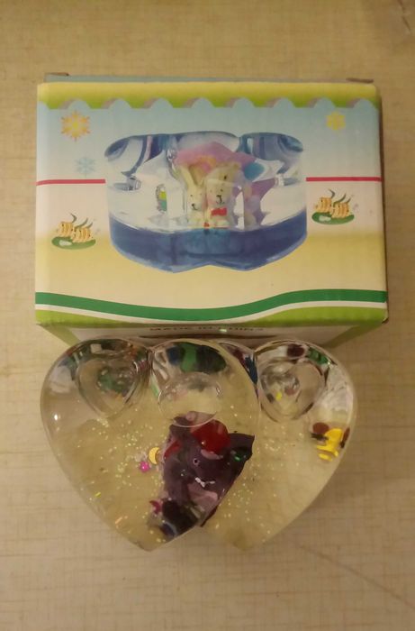 Подставки на письменный стол для ручек.