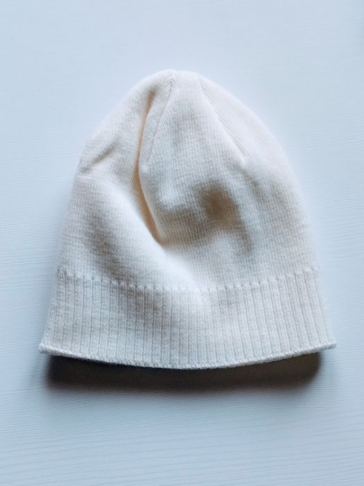 Biała czapka beanie zimowa biały ecru oryginalna włoska uniwersalna