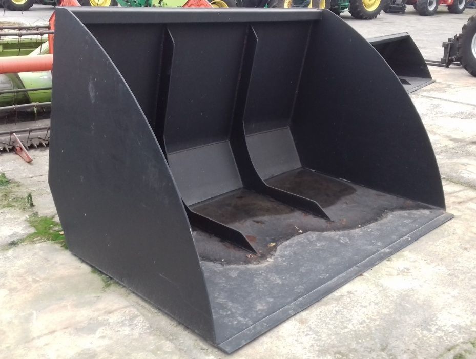 Ковш. Ківш зерновий для Manitou та JCB.