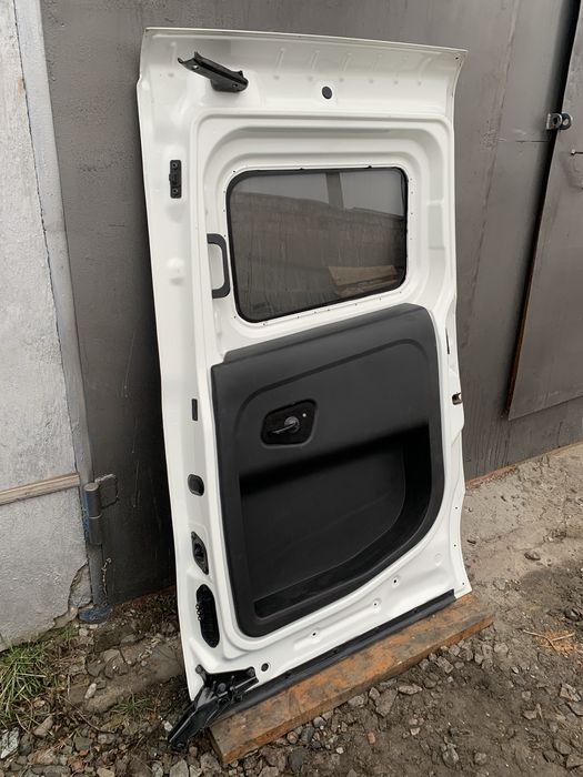 Продам двері здвижні праві бокові Fiat Doblo Opel Combo 263
