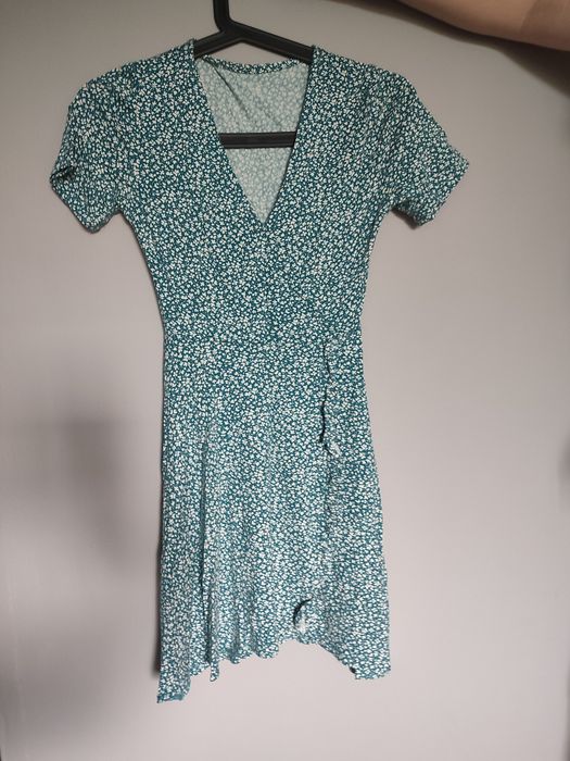Sukienka letnia turkusowa w listki