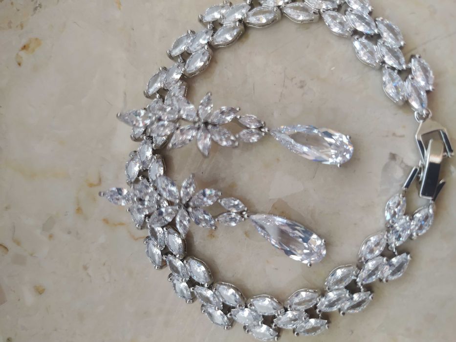 Lekkie kolczyki ślubne z bransoletką