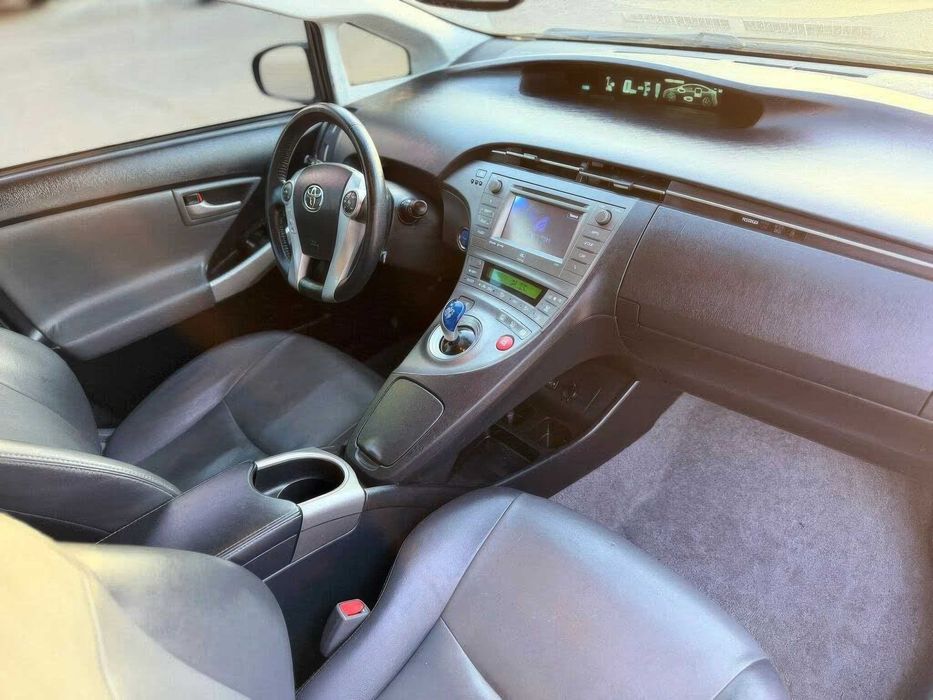 Toyota Prius      2015
