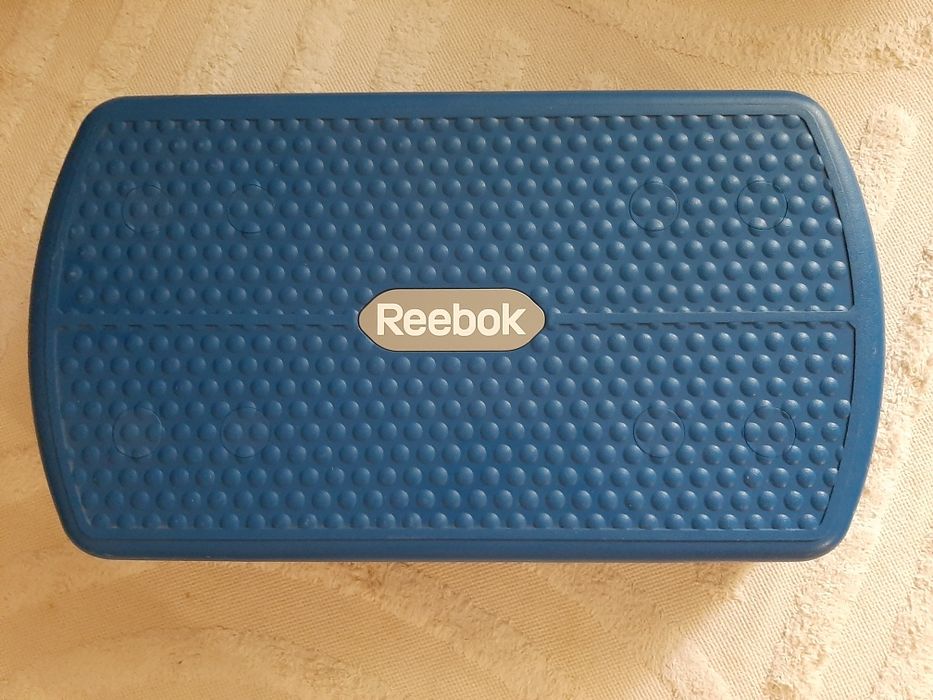 Продам степ-платформу " Reebok"