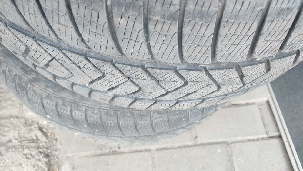 Продам гуму Мерседес 255/50 R19