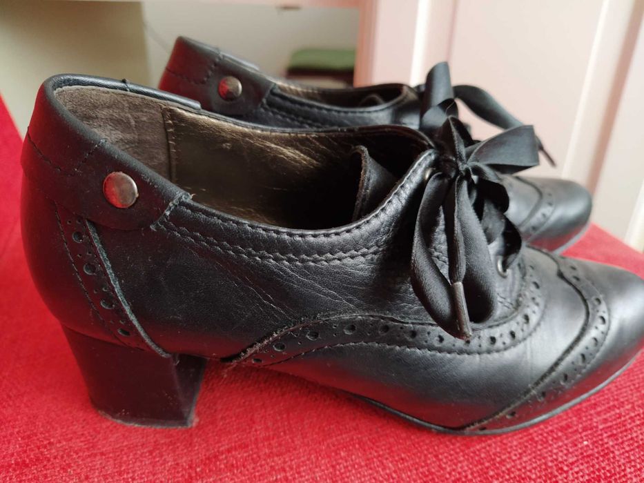 Sapato senhora preto em pele n.35 fita cetim fabrico português