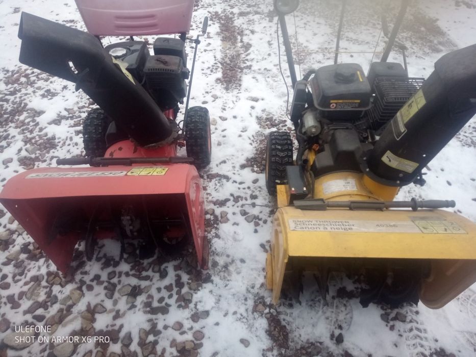 Dwie odśnieżarki do śniegu