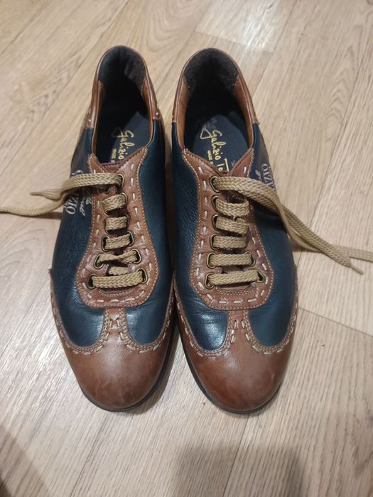 Кроссовки туфли кожаные galizio torresi
2380 грн