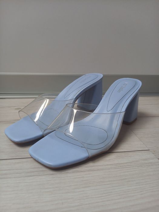 Hit klapki baby blue przeźroczyste