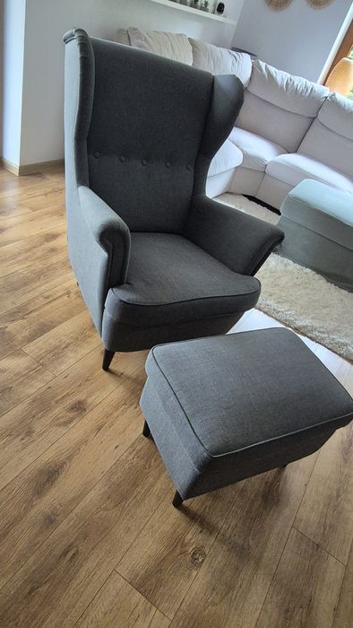 Fotelik uszak z podnóżkiem Ikea