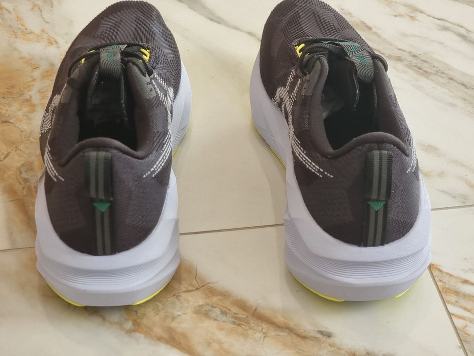 Оригінал 100% чоловічі кросівки asics novablast 5  eur 45