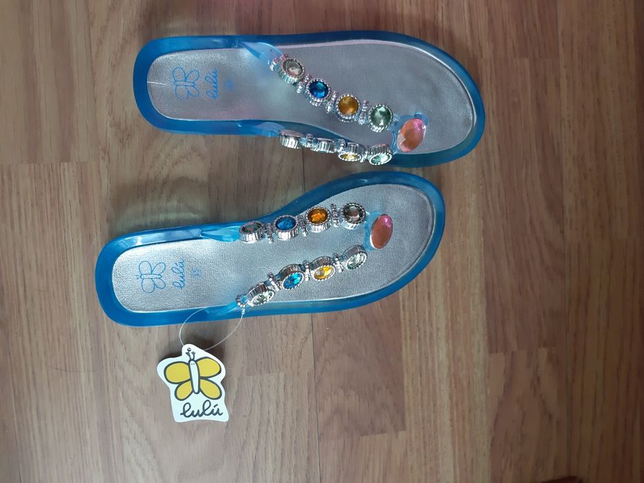 Chinelas menina novas