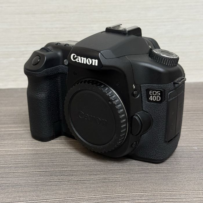 Цифровп дзеркальна камера Canon EOS 40D