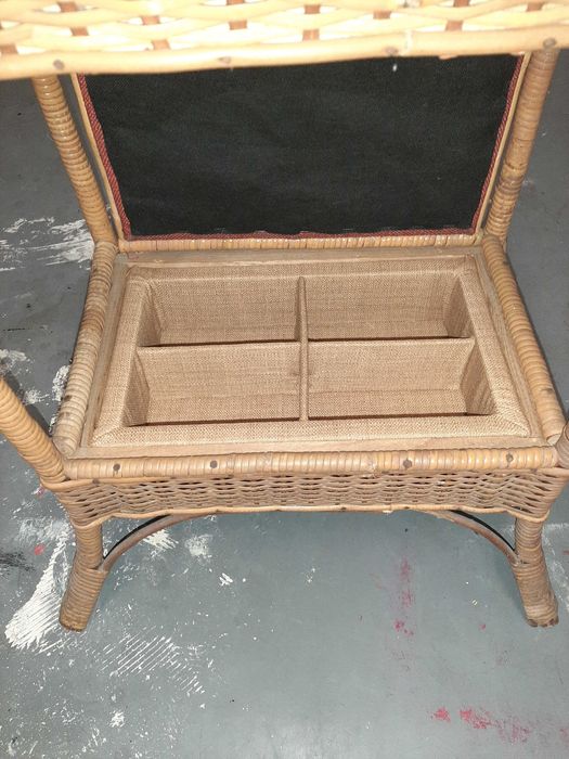 Antiga Caixa de Costura em Verguinha