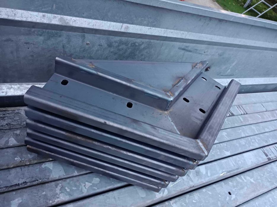 Konstrukcja stalowa z profila zamkniętego ocynkowanego 6, 5 x 6 m.