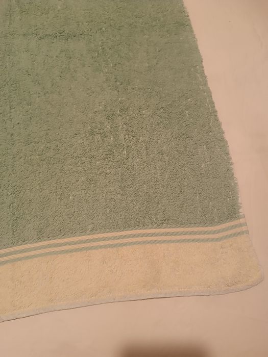 Toalha de Rosto Branca e Verde. 90*47cm