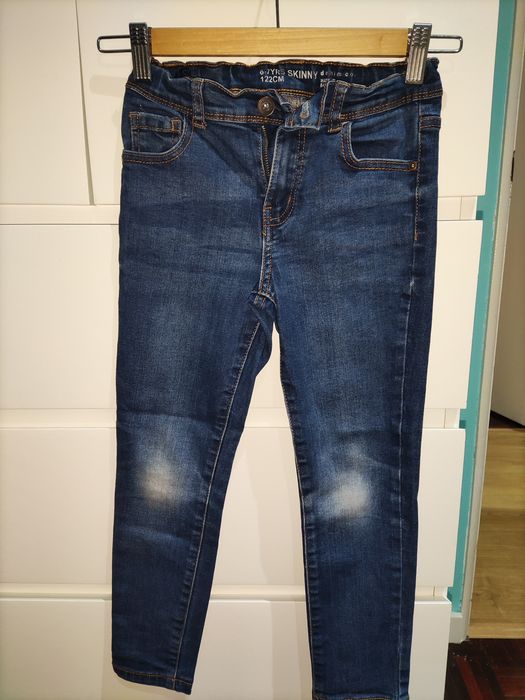 Calças de ganga Primark, tamanho 6/7 anos, modelo skinny