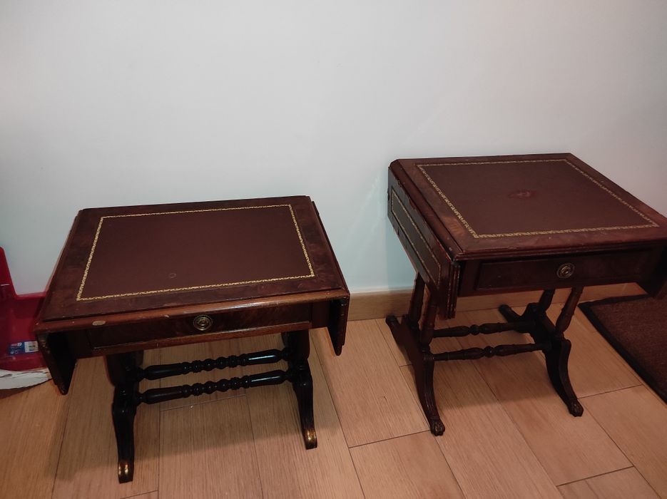 2 Mesas antigas em madeira maciça