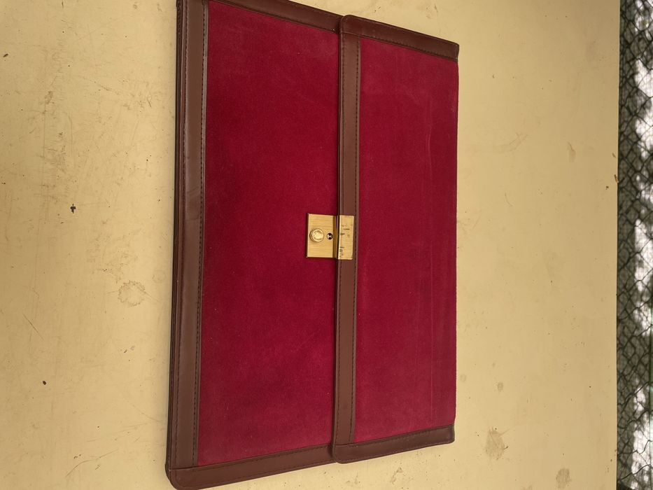 Pasta em pele -porta dicumentos