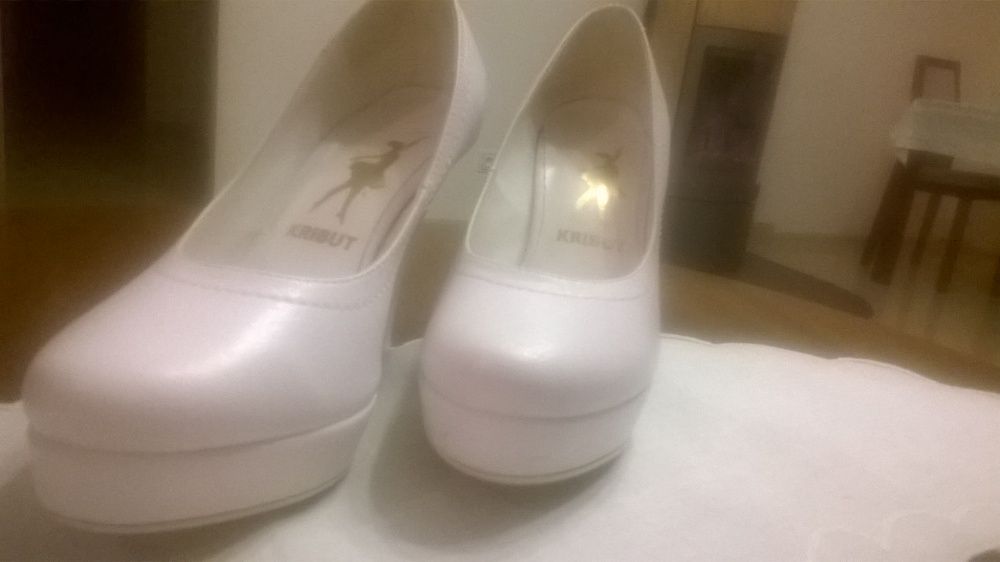 Sprzedam buty ślubne na platformie