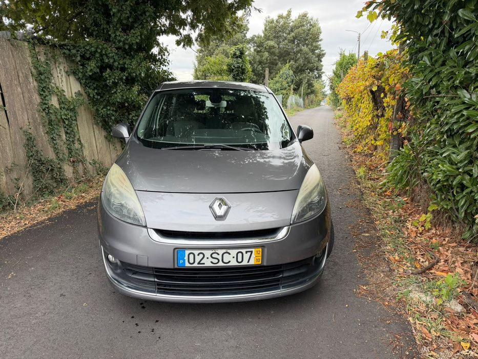 Renault Scenic 1.5 DCI ( 7 lugares ) — photo 2