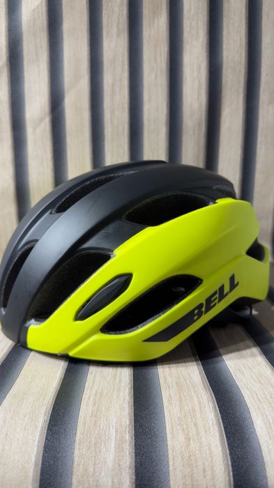Powystawowy Kask Rowerowy Bell Trace  r. UNI (54-61cm)