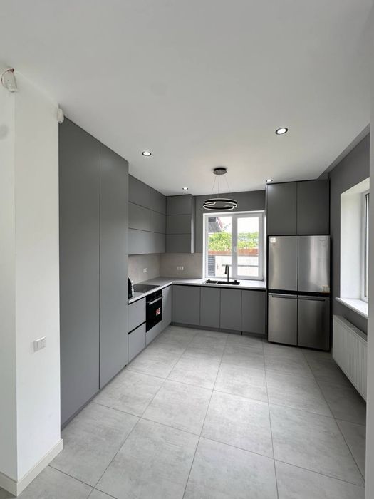 Продається будинок з ремонтом 216 м2  на 8 сотих,Калуське шосе
