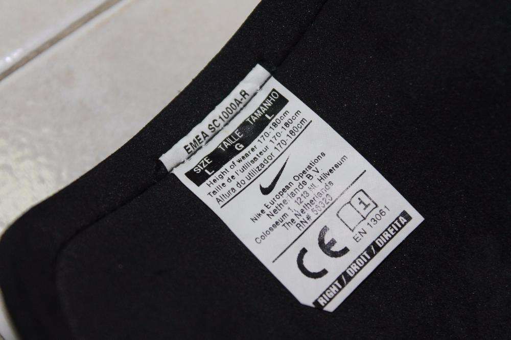 Caneleiras da NIKE T90 Como novas utilizei 1 vez