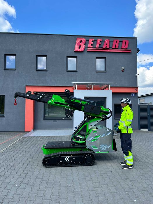 Mini żuraw PICK&CARRY BEFARD XM1200 udźwig 1500kg, zasięg ponad 10m.