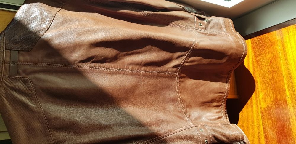 Casaco de Couro Massimo Dutti