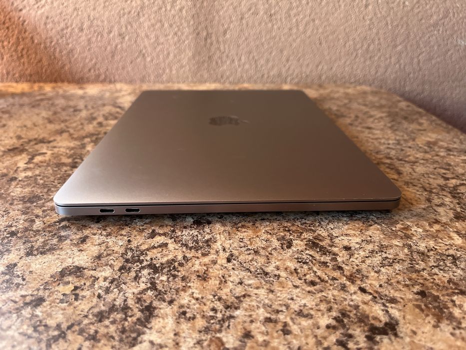 Macbook Pro 13 TouchBar 30 циклів