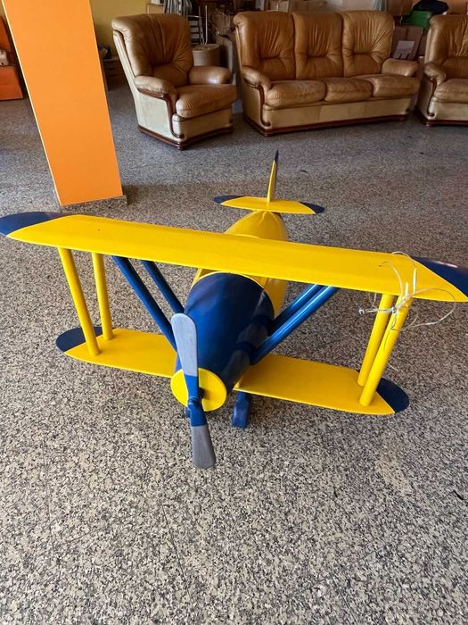 Avião Biplano Artesanal em Madeira – Peça Decorativa de Grandes Dimensões