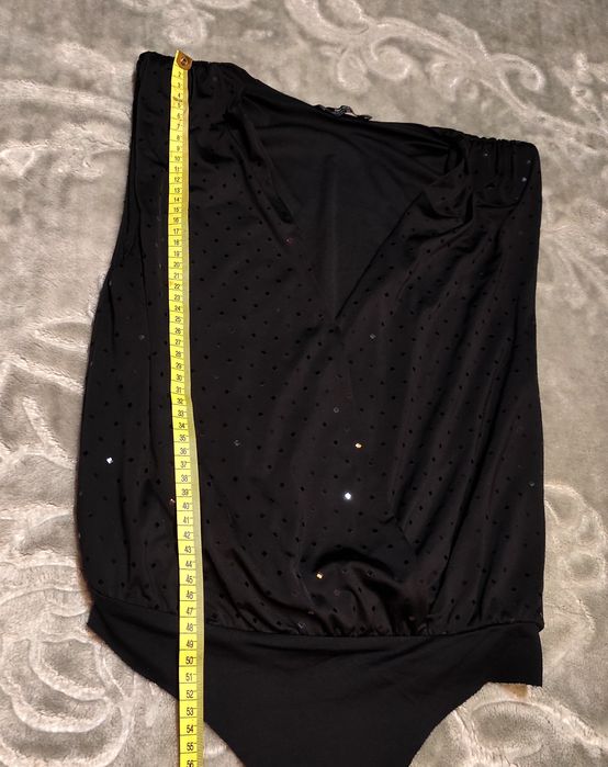 Czarne body z cekinami Bershka M