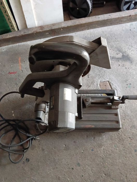 Máquina de cortar ferro angular