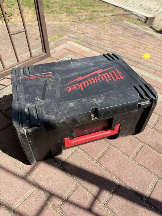 Uszkodzona walizka Milwaukee do młotowiertarki FHX używana