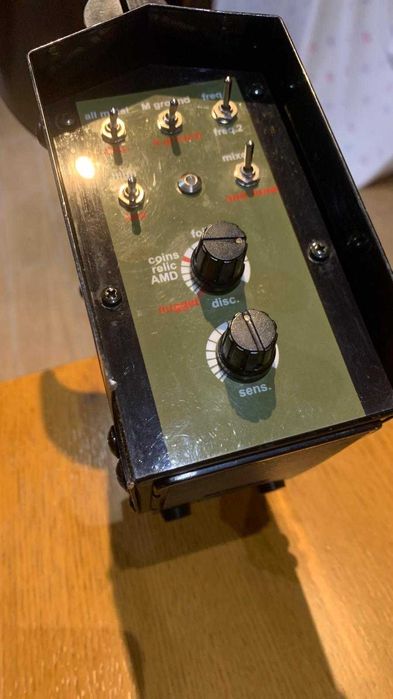Detetor De Metais Profissional Relic Striker  frequência ultra baixa de 4,8 kHz